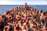 Bootvluchtelingen op weg naar Europa